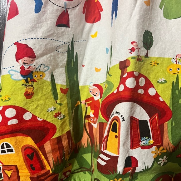 Retrolicious Red and White Gnomeville Pleated A-Line Skirt - Picture 3 of 5